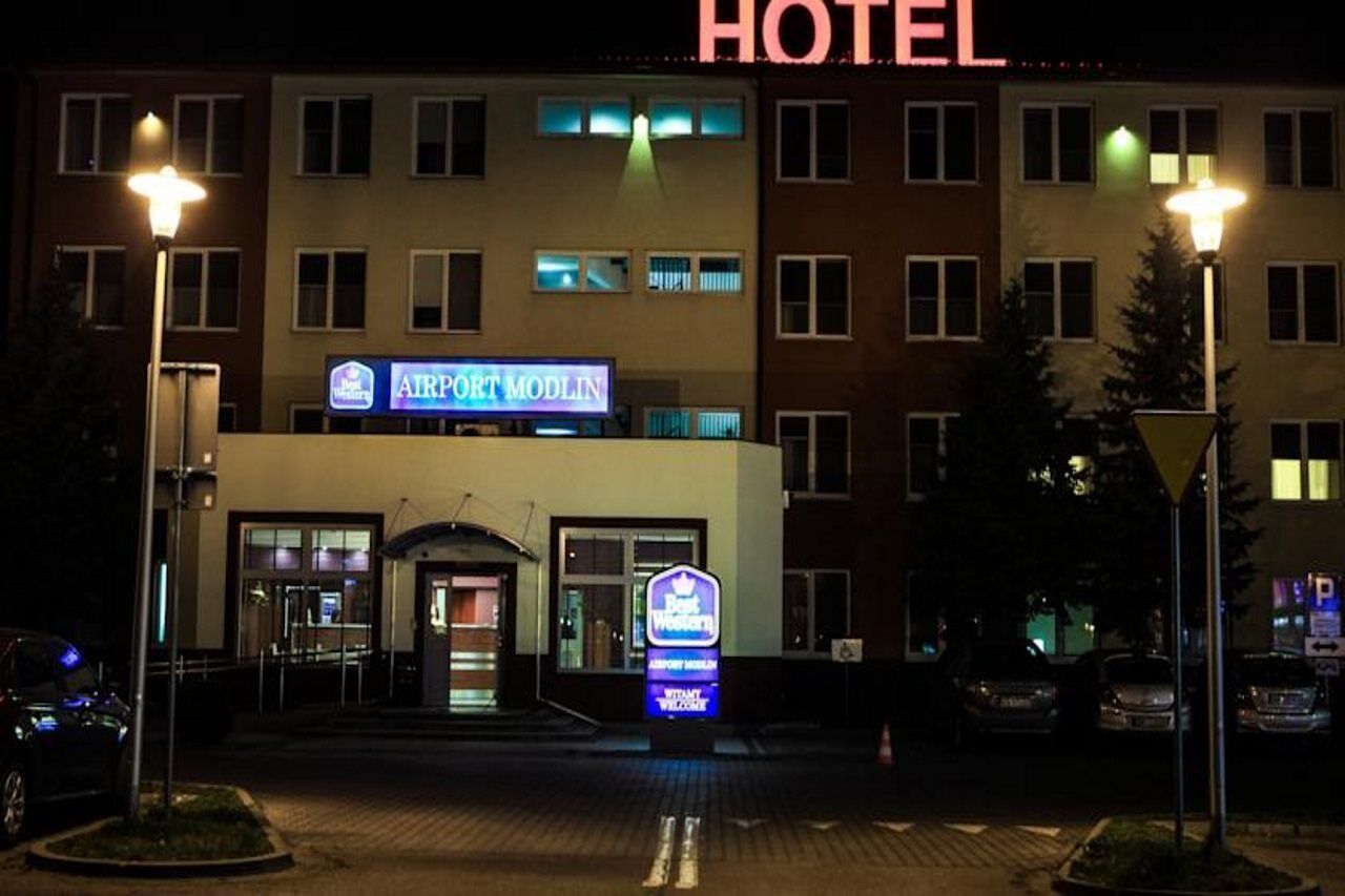 Hotel Mazovia Airport Modlin Nowy Dwór Mazowiecki エクステリア 写真