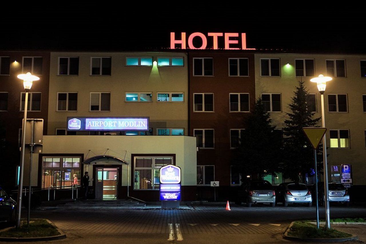 Hotel Mazovia Airport Modlin Nowy Dwór Mazowiecki エクステリア 写真